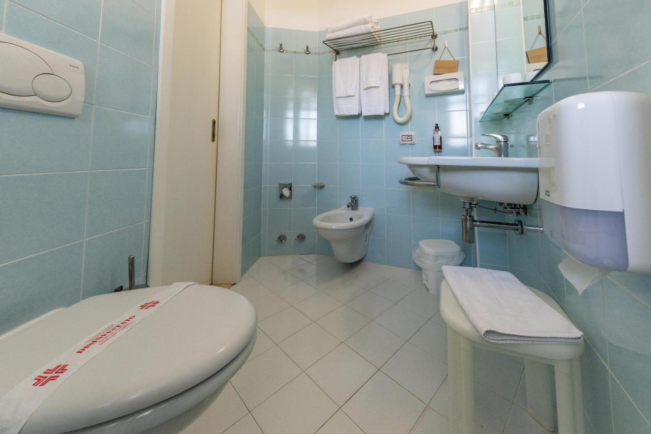 Hotel Escorial Cervia Extérieur photo