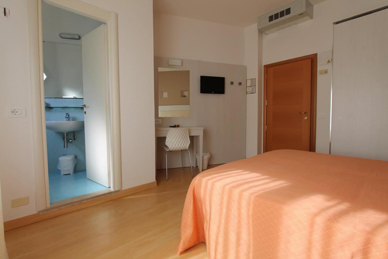 Hotel Escorial Cervia Extérieur photo