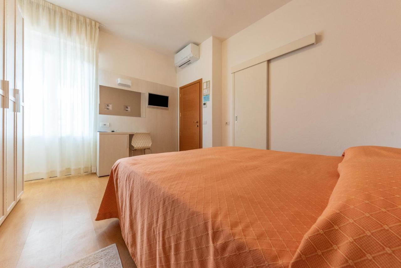 Hotel Escorial Cervia Extérieur photo