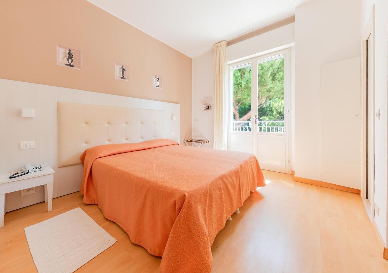 Hotel Escorial Cervia Extérieur photo