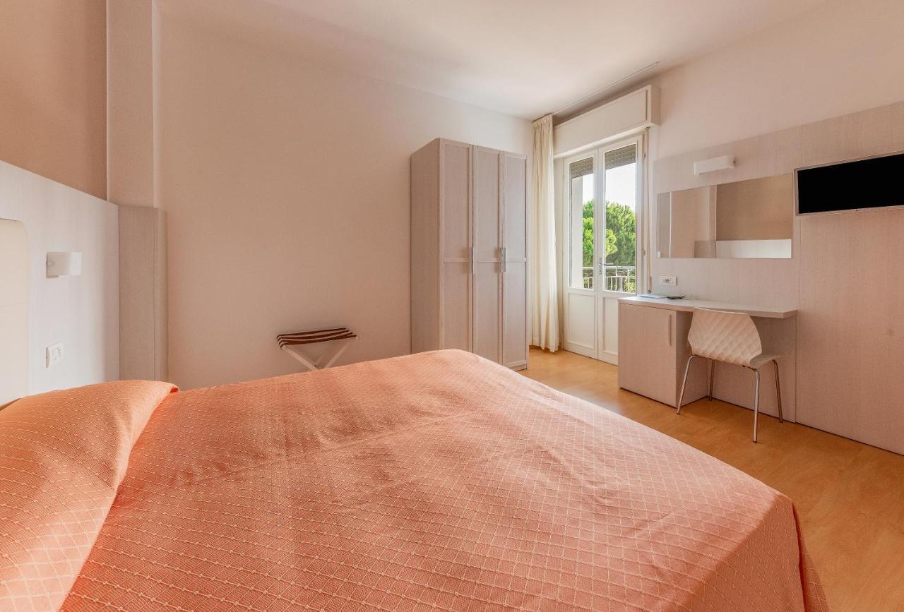 Hotel Escorial Cervia Extérieur photo