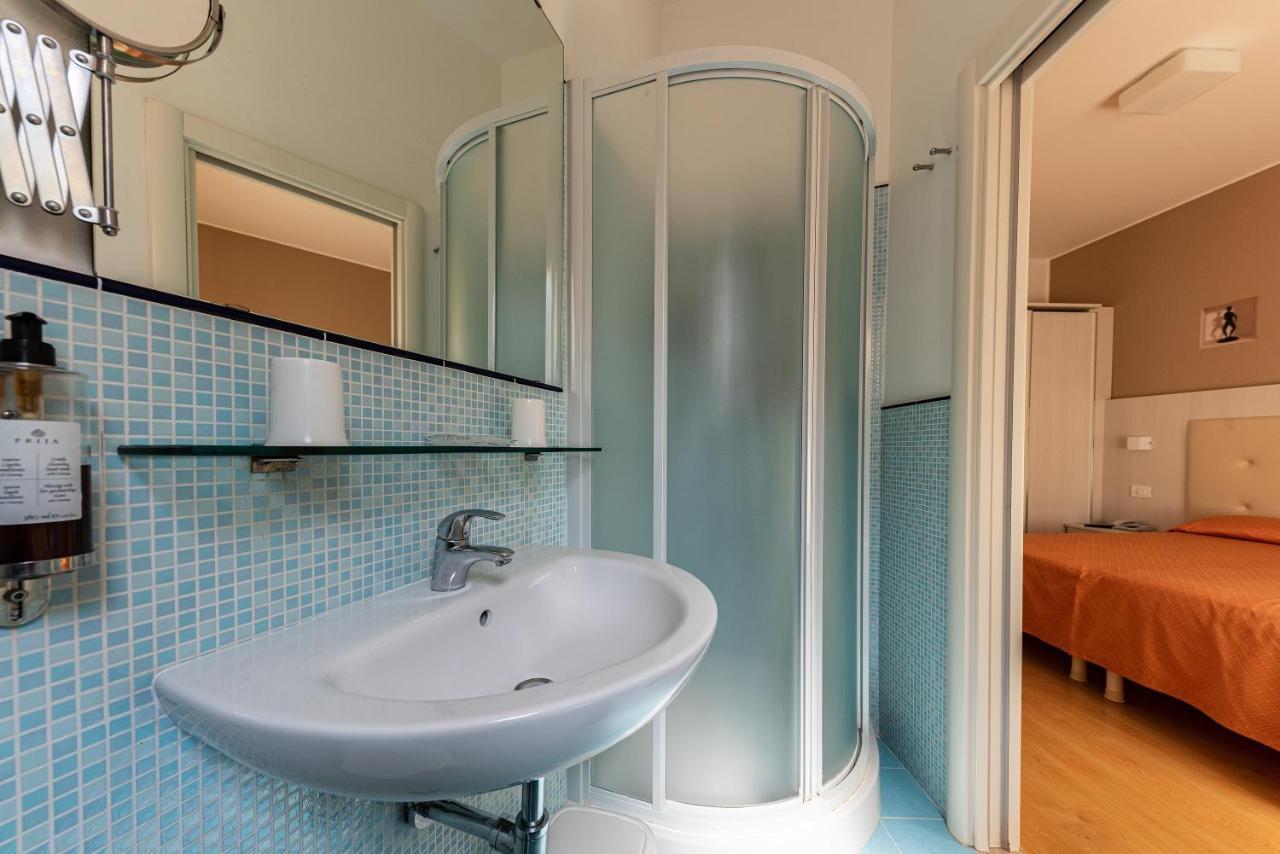 Hotel Escorial Cervia Extérieur photo
