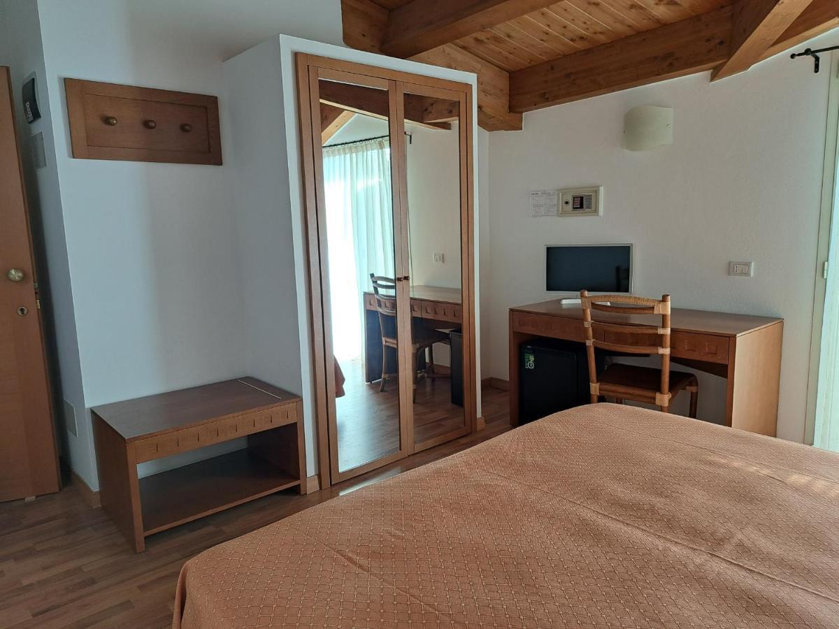 Hotel Escorial Cervia Extérieur photo