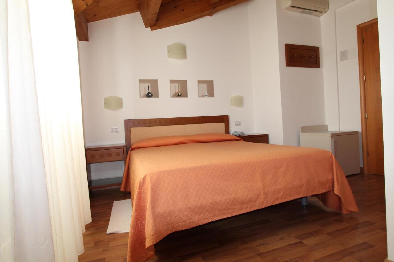 Hotel Escorial Cervia Extérieur photo