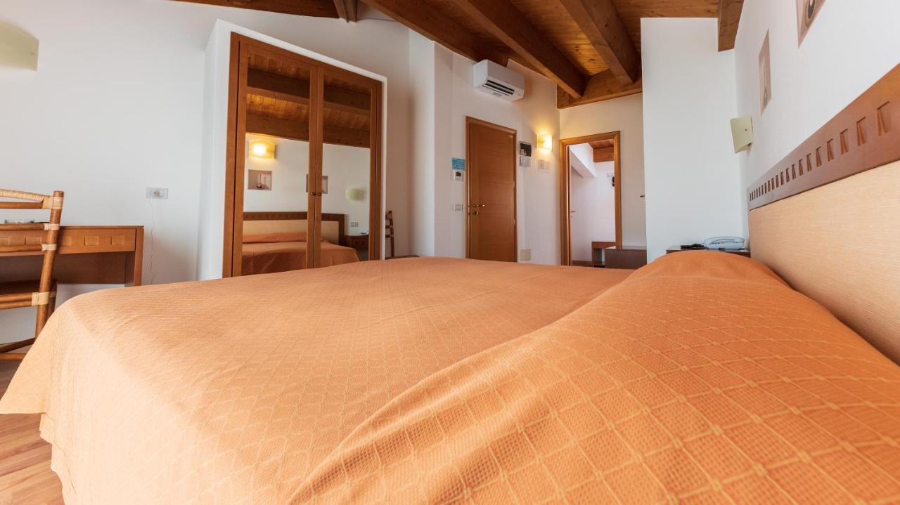 Hotel Escorial Cervia Extérieur photo